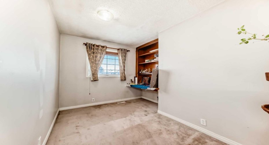 207 Eldorado Close, Calgary, Alberta T1Y6T5, 5 Bedrooms Bedrooms, ,4 BathroomsBathrooms,Residential,For Sale,Eldorado,A2298989