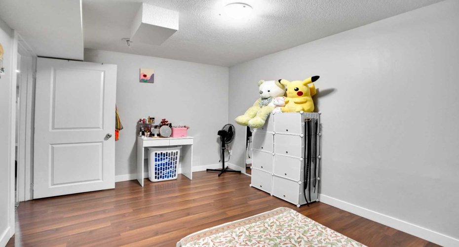 6081 Martingrove Road, Calgary, Alberta T3J 2S8, 5 Bedrooms Bedrooms, ,3 BathroomsBathrooms,Residential,For Sale,Martingrove,A2281635