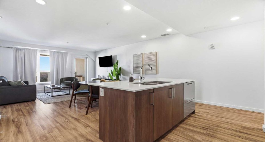 1629 38 Street, Calgary, Alberta T3C 1T8, 2 Bedrooms Bedrooms, ,2 BathroomsBathrooms,Residential,For Sale,38,A2295783