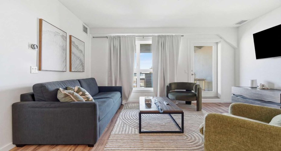 1629 38 Street, Calgary, Alberta T3C 1T8, 2 Bedrooms Bedrooms, ,2 BathroomsBathrooms,Residential,For Sale,38,A2295783