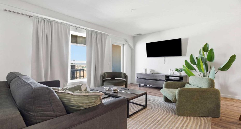 1629 38 Street, Calgary, Alberta T3C 1T8, 2 Bedrooms Bedrooms, ,2 BathroomsBathrooms,Residential,For Sale,38,A2295783