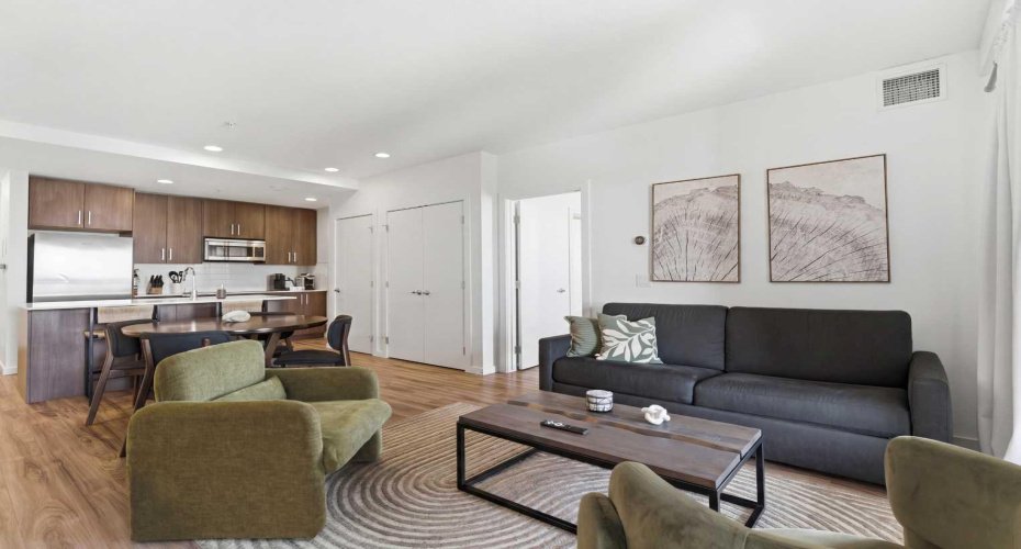 1629 38 Street, Calgary, Alberta T3C 1T8, 2 Bedrooms Bedrooms, ,2 BathroomsBathrooms,Residential,For Sale,38,A2295783