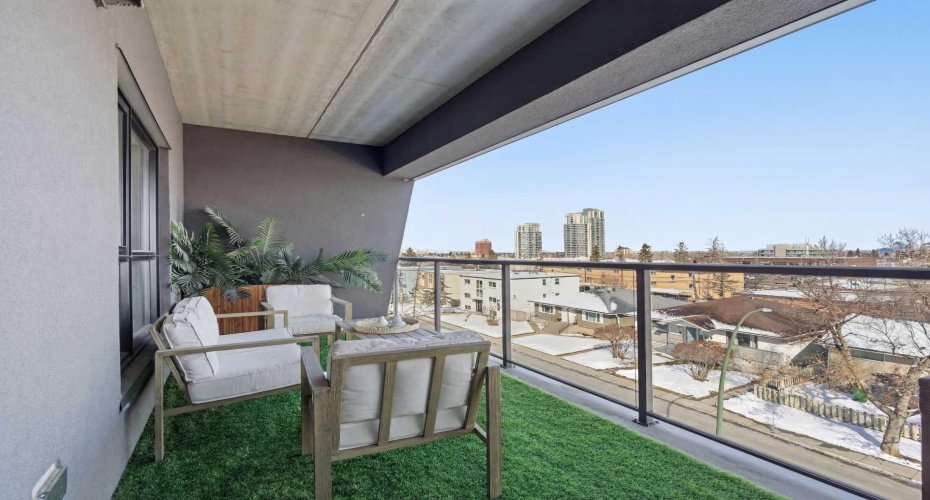 1629 38 Street, Calgary, Alberta T3C 1T8, 2 Bedrooms Bedrooms, ,2 BathroomsBathrooms,Residential,For Sale,38,A2295783