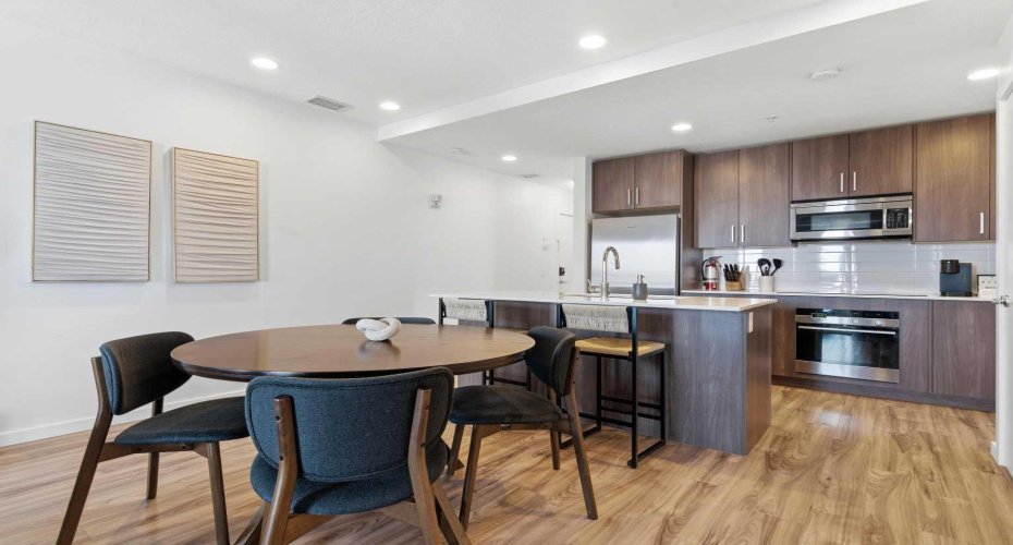 1629 38 Street, Calgary, Alberta T3C 1T8, 2 Bedrooms Bedrooms, ,2 BathroomsBathrooms,Residential,For Sale,38,A2295783