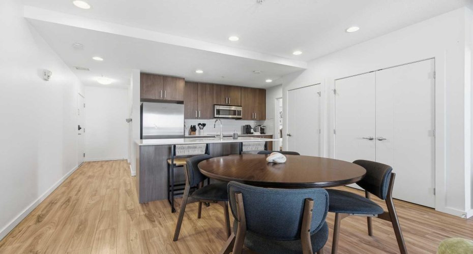 1629 38 Street, Calgary, Alberta T3C 1T8, 2 Bedrooms Bedrooms, ,2 BathroomsBathrooms,Residential,For Sale,38,A2295783