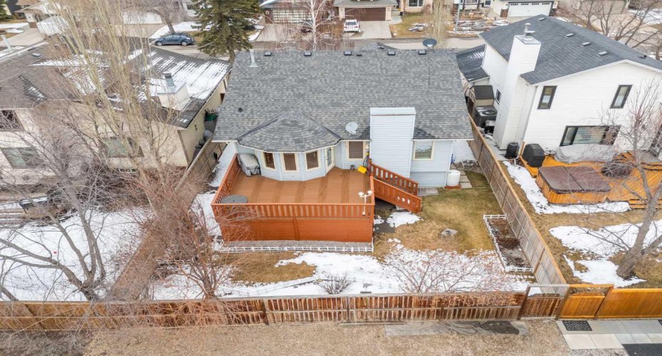 1331 Sunvista Way, Calgary, Alberta T2X 3G5, 4 Bedrooms Bedrooms, ,3 BathroomsBathrooms,Residential,For Sale,Sunvista,A2295835