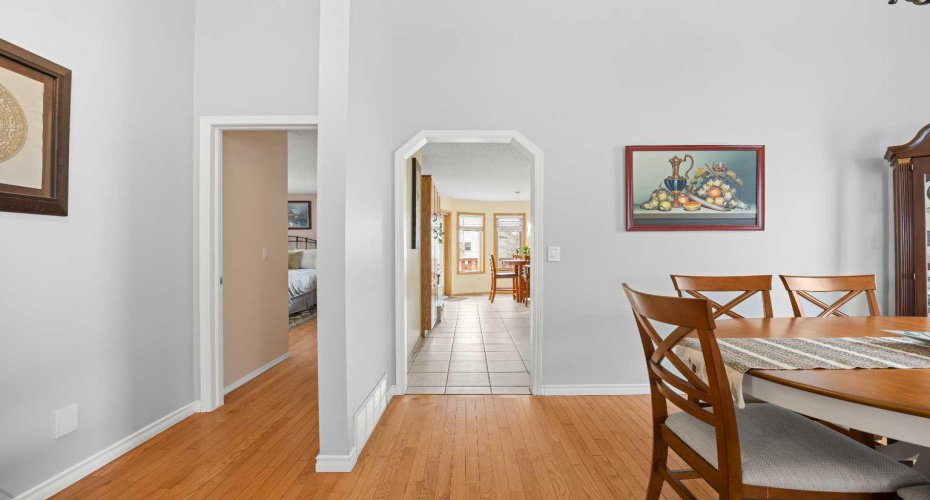 1331 Sunvista Way, Calgary, Alberta T2X 3G5, 4 Bedrooms Bedrooms, ,3 BathroomsBathrooms,Residential,For Sale,Sunvista,A2295835