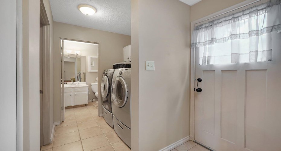 Side Entry to Mud Room