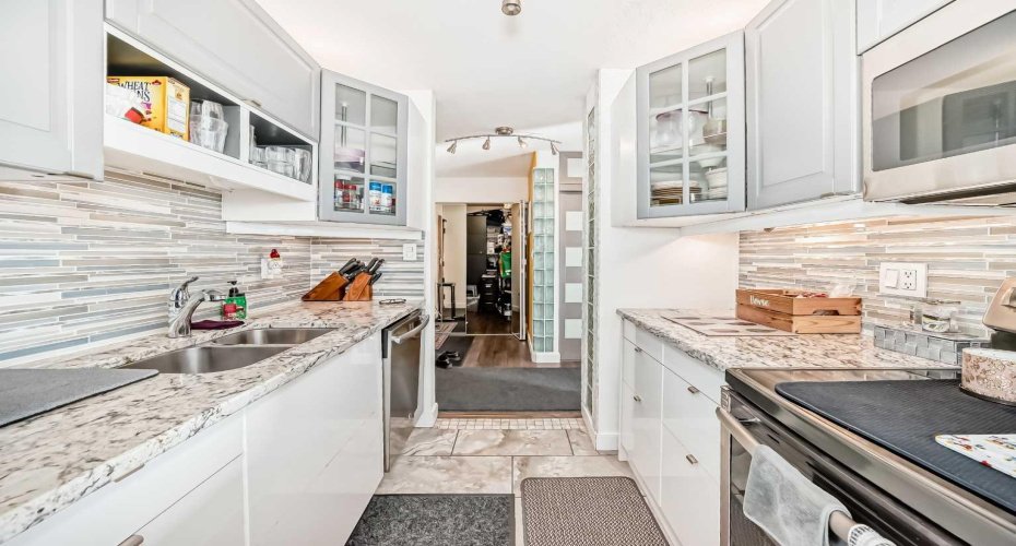 8604 48 Avenue, Calgary, Alberta T3B 5E6, 2 Bedrooms Bedrooms, ,1 BathroomBathrooms,Residential,For Sale,48,A2297637