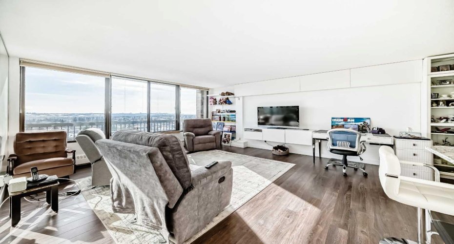 8604 48 Avenue, Calgary, Alberta T3B 5E6, 2 Bedrooms Bedrooms, ,1 BathroomBathrooms,Residential,For Sale,48,A2297637