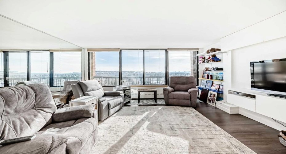 8604 48 Avenue, Calgary, Alberta T3B 5E6, 2 Bedrooms Bedrooms, ,1 BathroomBathrooms,Residential,For Sale,48,A2297637