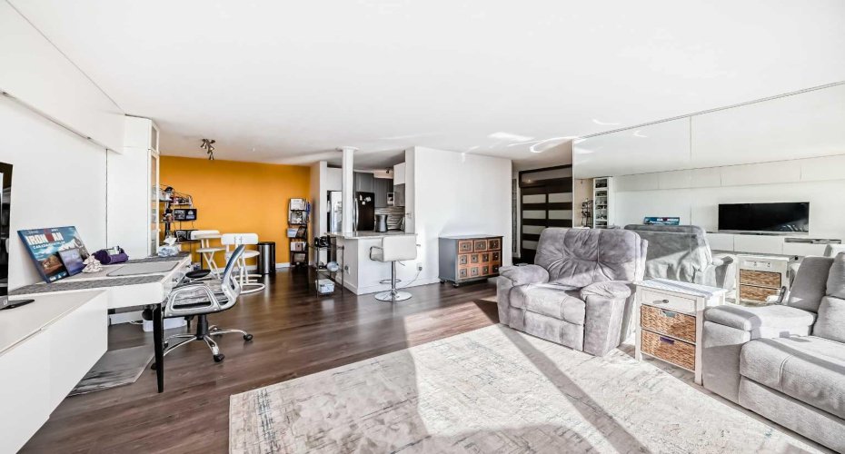 8604 48 Avenue, Calgary, Alberta T3B 5E6, 2 Bedrooms Bedrooms, ,1 BathroomBathrooms,Residential,For Sale,48,A2297637