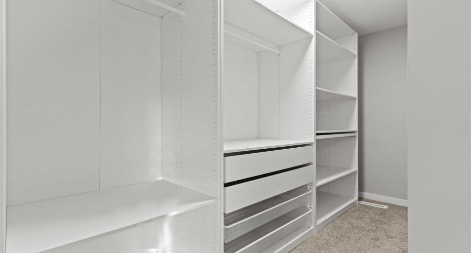 109 Mallard Grove, Calgary, Alberta T3S0E2, 6 Bedrooms Bedrooms, ,4 BathroomsBathrooms,Residential,For Sale,Mallard,A2297785