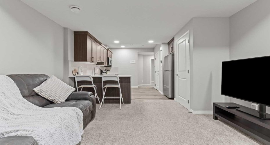 109 Mallard Grove, Calgary, Alberta T3S0E2, 6 Bedrooms Bedrooms, ,4 BathroomsBathrooms,Residential,For Sale,Mallard,A2297785