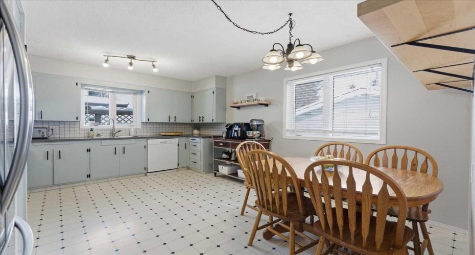 140 Waterloo Drive, Calgary, Alberta T3C 3G3, 5 Bedrooms Bedrooms, ,2 BathroomsBathrooms,Residential,For Sale,Waterloo,A2297794