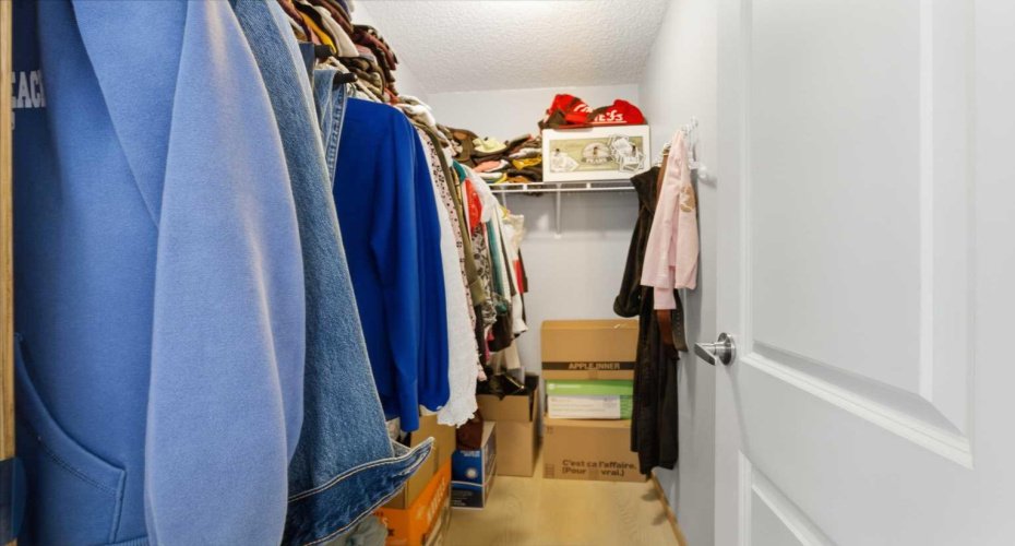 77 Bridleglen Road, Calgary, Alberta T2Y 3X5, 4 Bedrooms Bedrooms, ,2 BathroomsBathrooms,Residential,For Sale,Bridleglen,A2297802