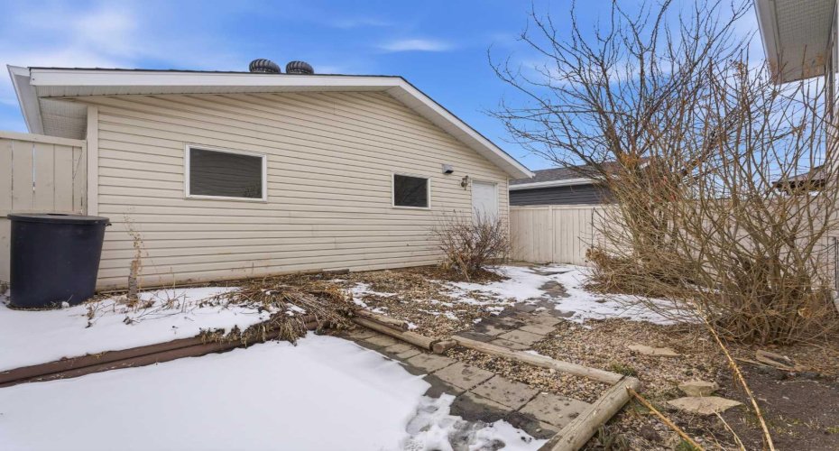 77 Bridleglen Road, Calgary, Alberta T2Y 3X5, 4 Bedrooms Bedrooms, ,2 BathroomsBathrooms,Residential,For Sale,Bridleglen,A2297802