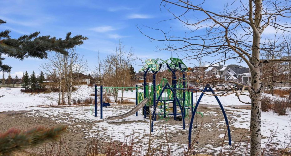 77 Bridleglen Road, Calgary, Alberta T2Y 3X5, 4 Bedrooms Bedrooms, ,2 BathroomsBathrooms,Residential,For Sale,Bridleglen,A2297802