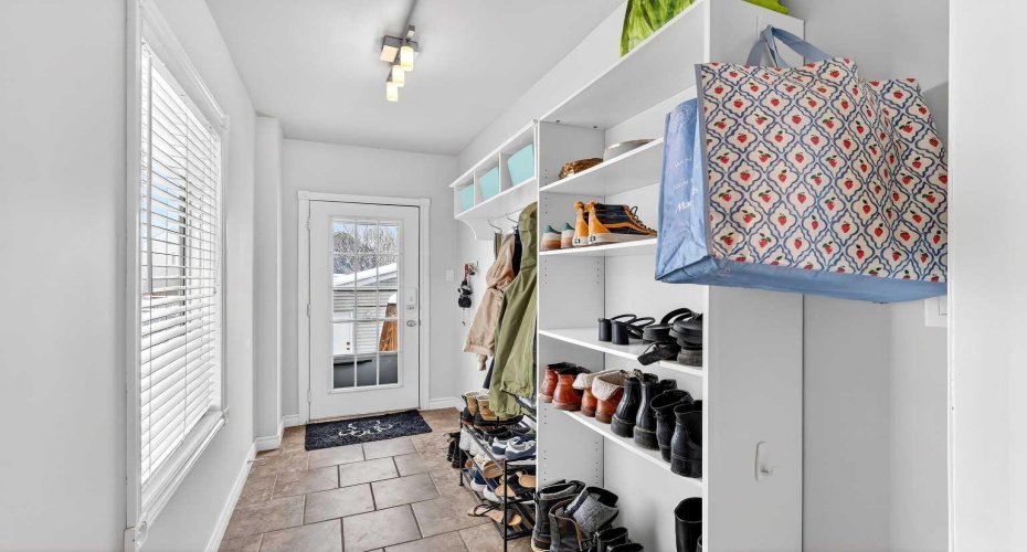 10796 Hidden Valley Drive, Calgary, Alberta T3A 5H6, 4 Bedrooms Bedrooms, ,4 BathroomsBathrooms,Residential,For Sale,Hidden Valley,A2297888