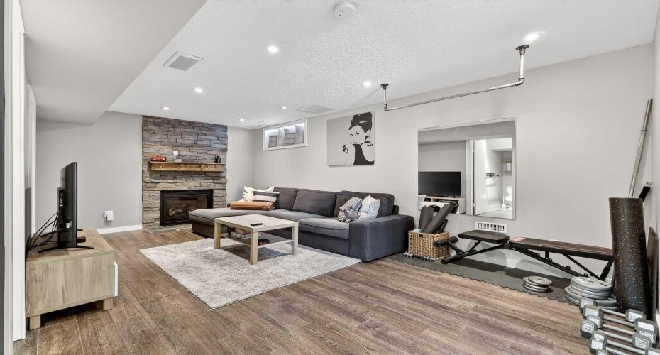 10796 Hidden Valley Drive, Calgary, Alberta T3A 5H6, 4 Bedrooms Bedrooms, ,4 BathroomsBathrooms,Residential,For Sale,Hidden Valley,A2297888