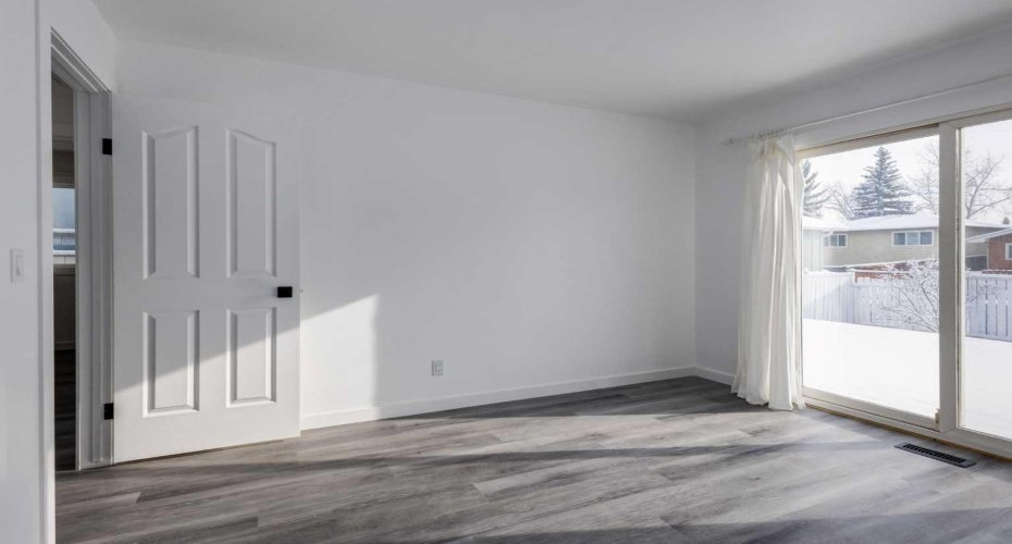 32 Midland Place, Calgary, Alberta T2X 1P9, 4 Bedrooms Bedrooms, ,2 BathroomsBathrooms,Residential,For Sale,Midland,A2297933