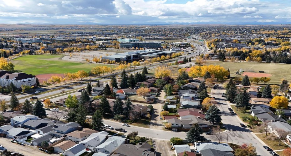 32 Midland Place, Calgary, Alberta T2X 1P9, 4 Bedrooms Bedrooms, ,2 BathroomsBathrooms,Residential,For Sale,Midland,A2297933