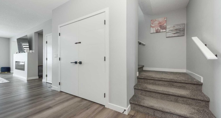 237 Belmont Street, Calgary, Alberta T2X 4W8, 4 Bedrooms Bedrooms, ,4 BathroomsBathrooms,Residential,For Sale,Belmont,A2297418