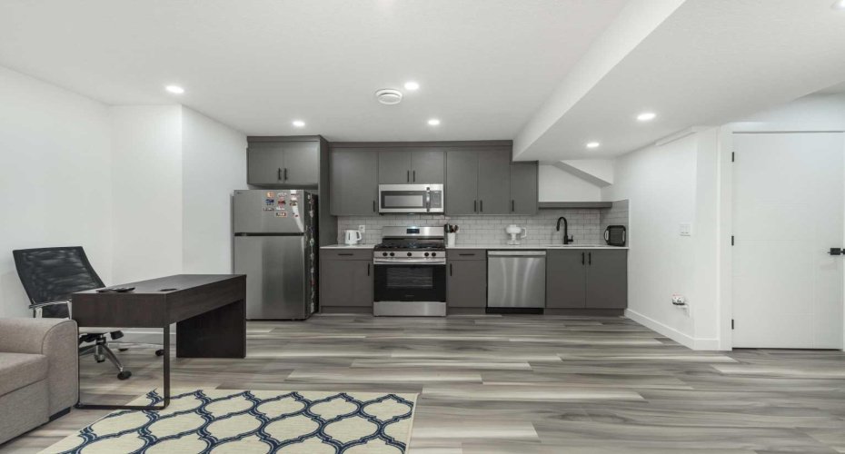 237 Belmont Street, Calgary, Alberta T2X 4W8, 4 Bedrooms Bedrooms, ,4 BathroomsBathrooms,Residential,For Sale,Belmont,A2297418