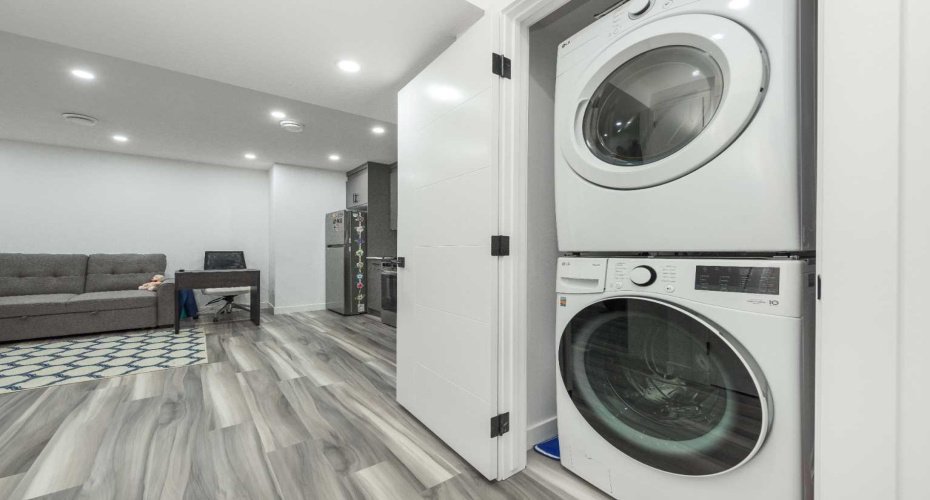 237 Belmont Street, Calgary, Alberta T2X 4W8, 4 Bedrooms Bedrooms, ,4 BathroomsBathrooms,Residential,For Sale,Belmont,A2297418