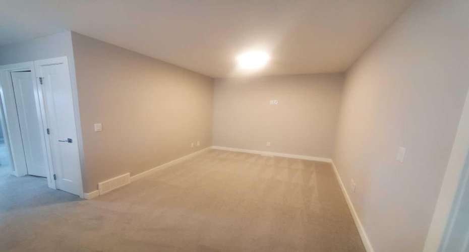 1045 West Lakeview Drive, Chestermere, Alberta T1X2T2, 3 Bedrooms Bedrooms, ,3 BathroomsBathrooms,Residential,For Sale,West Lakeview,A2298127