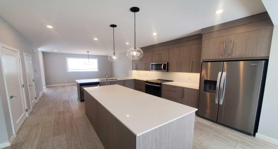 1045 West Lakeview Drive, Chestermere, Alberta T1X2T2, 3 Bedrooms Bedrooms, ,3 BathroomsBathrooms,Residential,For Sale,West Lakeview,A2298127