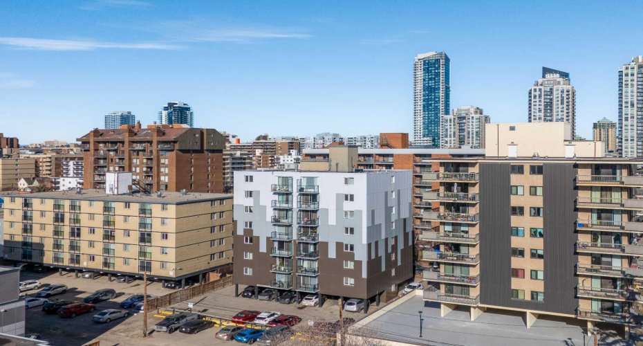 1111 15 Avenue, Calgary, Alberta T2R 0S8, 2 Bedrooms Bedrooms, ,1 BathroomBathrooms,Residential,For Sale,15,A2285442