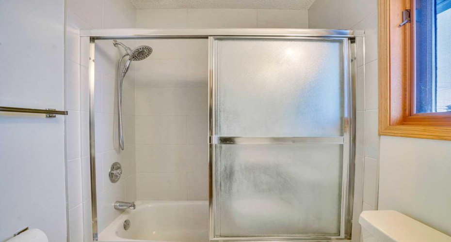 463 23 Avenue, Calgary, Alberta T2M1S5, 4 Bedrooms Bedrooms, ,4 BathroomsBathrooms,Residential,For Sale,23,A2298923