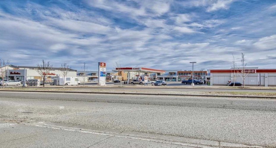 7110 80 Avenue, Calgary, Alberta T3J 0N4, 1 Bedroom Bedrooms, ,1 BathroomBathrooms,Residential,For Sale,80,A2299057