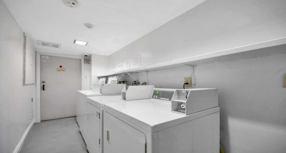 507 57 Avenue, Calgary, Alberta T2Y 0H2, 1 Bedroom Bedrooms, ,1 BathroomBathrooms,Residential,For Sale,57,A2297218