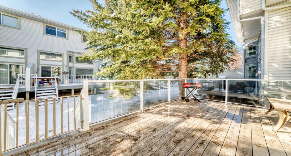 35 Kingsland Villas, Calgary, Alberta T2V 5J9, 3 Bedrooms Bedrooms, ,3 BathroomsBathrooms,Residential,For Sale,Kingsland,A2297300