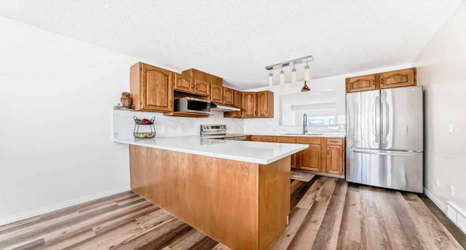 35 Kingsland Villas, Calgary, Alberta T2V 5J9, 3 Bedrooms Bedrooms, ,3 BathroomsBathrooms,Residential,For Sale,Kingsland,A2297300