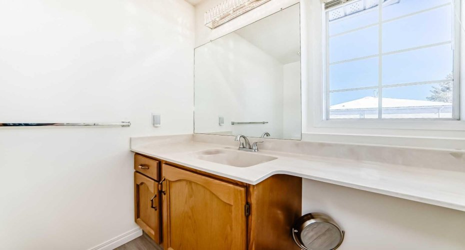 35 Kingsland Villas, Calgary, Alberta T2V 5J9, 3 Bedrooms Bedrooms, ,3 BathroomsBathrooms,Residential,For Sale,Kingsland,A2297300