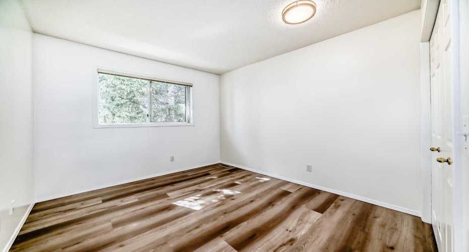 35 Kingsland Villas, Calgary, Alberta T2V 5J9, 3 Bedrooms Bedrooms, ,3 BathroomsBathrooms,Residential,For Sale,Kingsland,A2297300