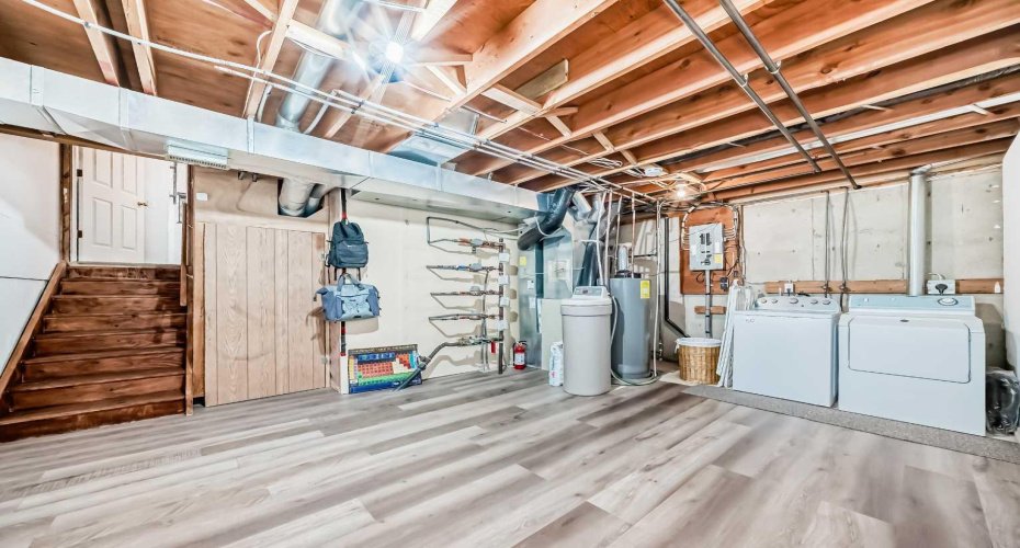 35 Kingsland Villas, Calgary, Alberta T2V 5J9, 3 Bedrooms Bedrooms, ,3 BathroomsBathrooms,Residential,For Sale,Kingsland,A2297300