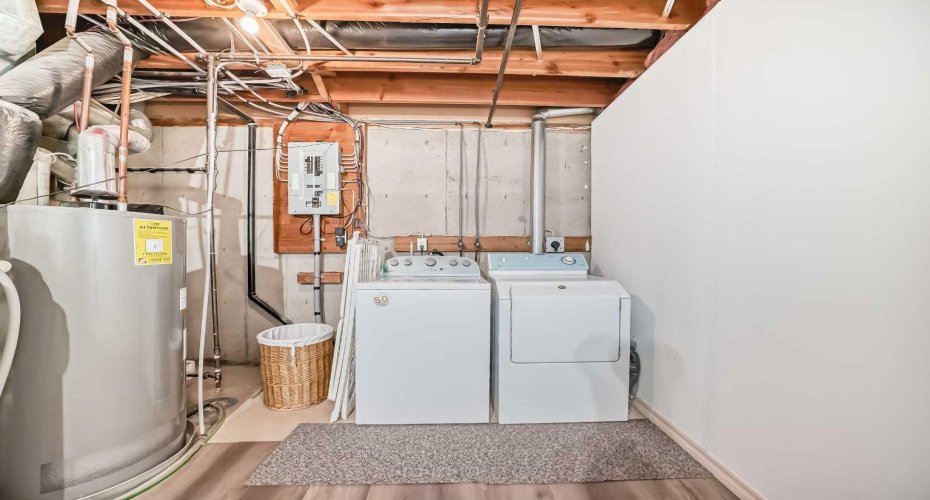 35 Kingsland Villas, Calgary, Alberta T2V 5J9, 3 Bedrooms Bedrooms, ,3 BathroomsBathrooms,Residential,For Sale,Kingsland,A2297300