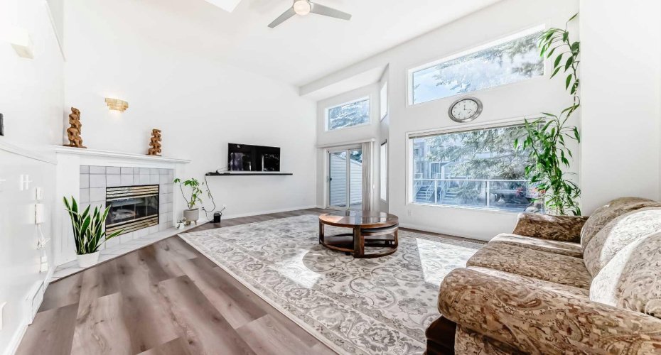 35 Kingsland Villas, Calgary, Alberta T2V 5J9, 3 Bedrooms Bedrooms, ,3 BathroomsBathrooms,Residential,For Sale,Kingsland,A2297300