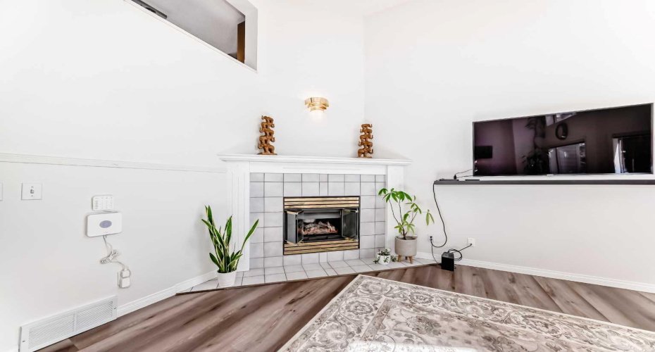 35 Kingsland Villas, Calgary, Alberta T2V 5J9, 3 Bedrooms Bedrooms, ,3 BathroomsBathrooms,Residential,For Sale,Kingsland,A2297300