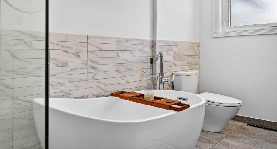 33 Warwick Drive, Calgary, Alberta T3C 2R5, 6 Bedrooms Bedrooms, ,3 BathroomsBathrooms,Residential,For Sale,Warwick,A2297421