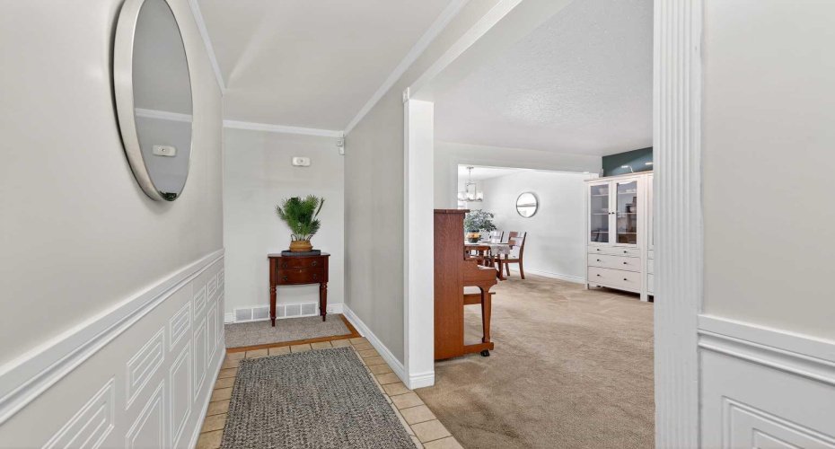 33 Warwick Drive, Calgary, Alberta T3C 2R5, 6 Bedrooms Bedrooms, ,3 BathroomsBathrooms,Residential,For Sale,Warwick,A2297421