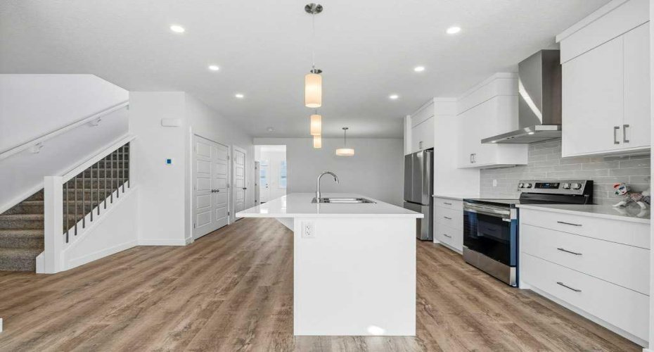 105 Creekstone Manor, Calgary, Alberta T2X 5W5, 4 Bedrooms Bedrooms, ,3 BathroomsBathrooms,Residential,For Sale,Creekstone,A2297741