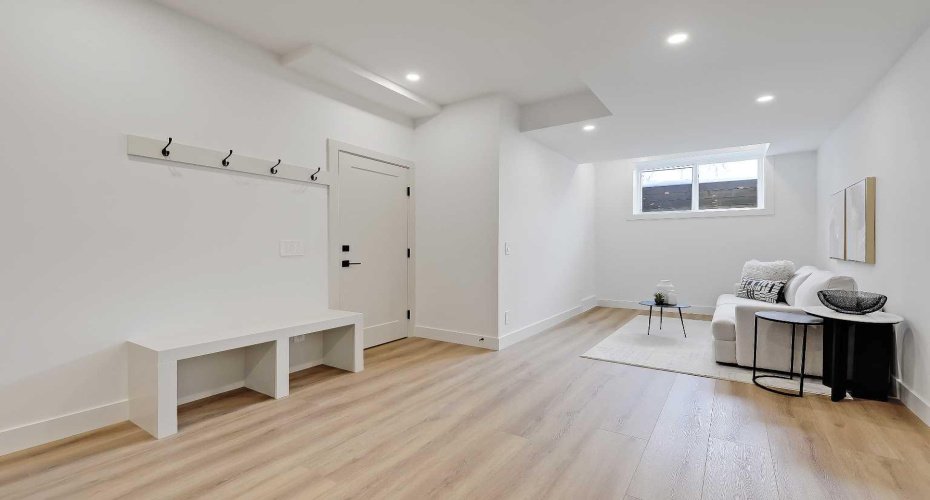 419 22 Avenue, Calgary, Alberta T2M 1N4, 4 Bedrooms Bedrooms, ,4 BathroomsBathrooms,Residential,For Sale,22,A2297913