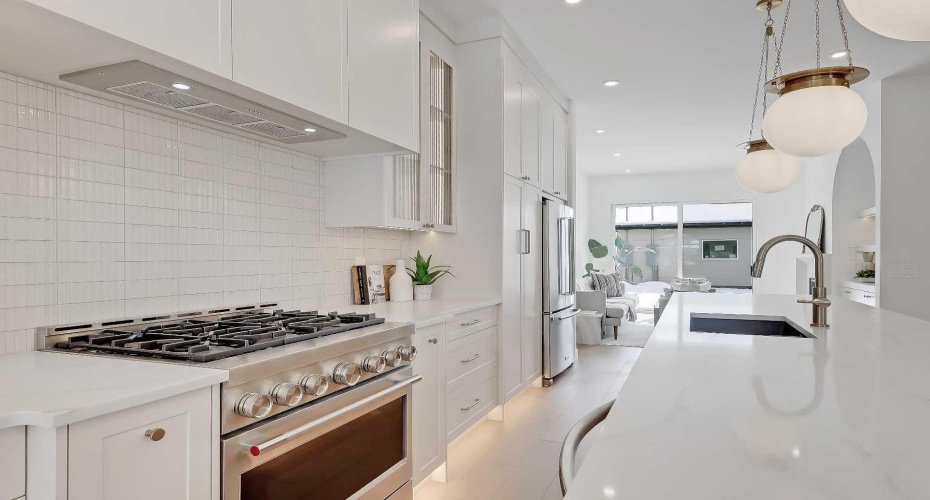 419 22 Avenue, Calgary, Alberta T2M 1N4, 4 Bedrooms Bedrooms, ,4 BathroomsBathrooms,Residential,For Sale,22,A2297913