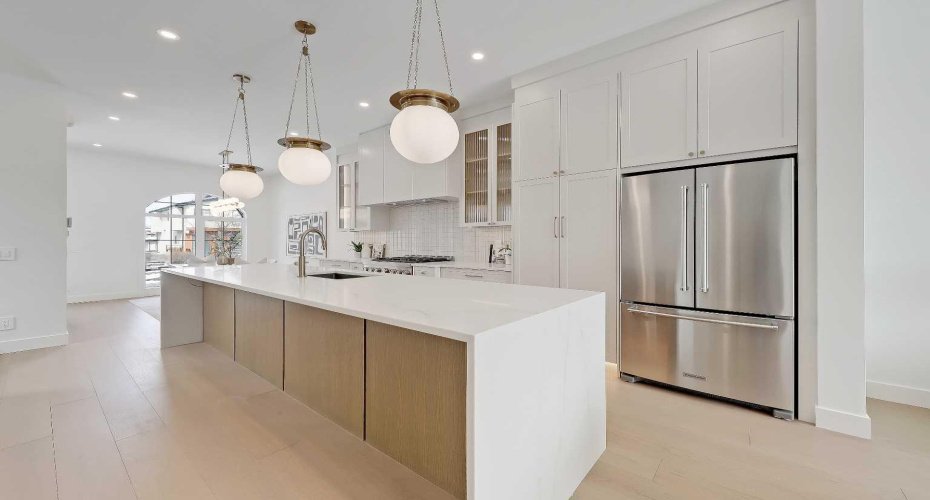 419 22 Avenue, Calgary, Alberta T2M 1N4, 4 Bedrooms Bedrooms, ,4 BathroomsBathrooms,Residential,For Sale,22,A2297913