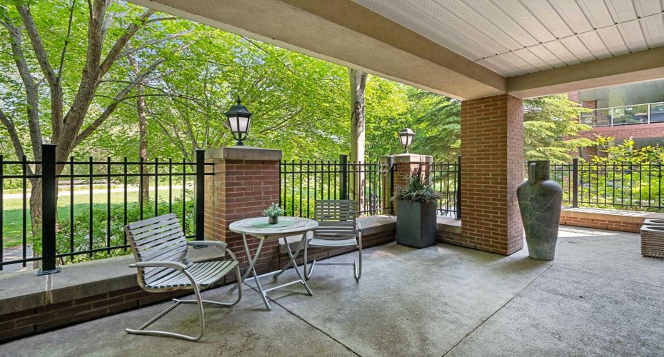 670 PRINCETON Way, Calgary, Alberta T2P 5K2, 2 Bedrooms Bedrooms, ,2 BathroomsBathrooms,Residential,For Sale,PRINCETON,A2298345